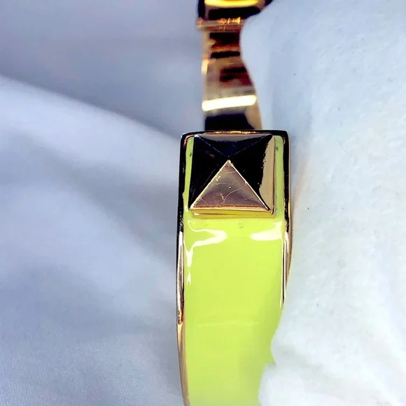 Kate Spade ♠️ Lime Green And Gold Enamel Hinged Bracelet - Picture 4 of 7